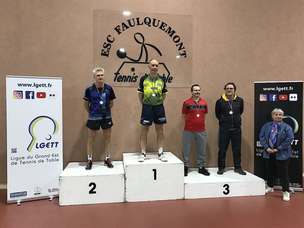 Podium_V2M