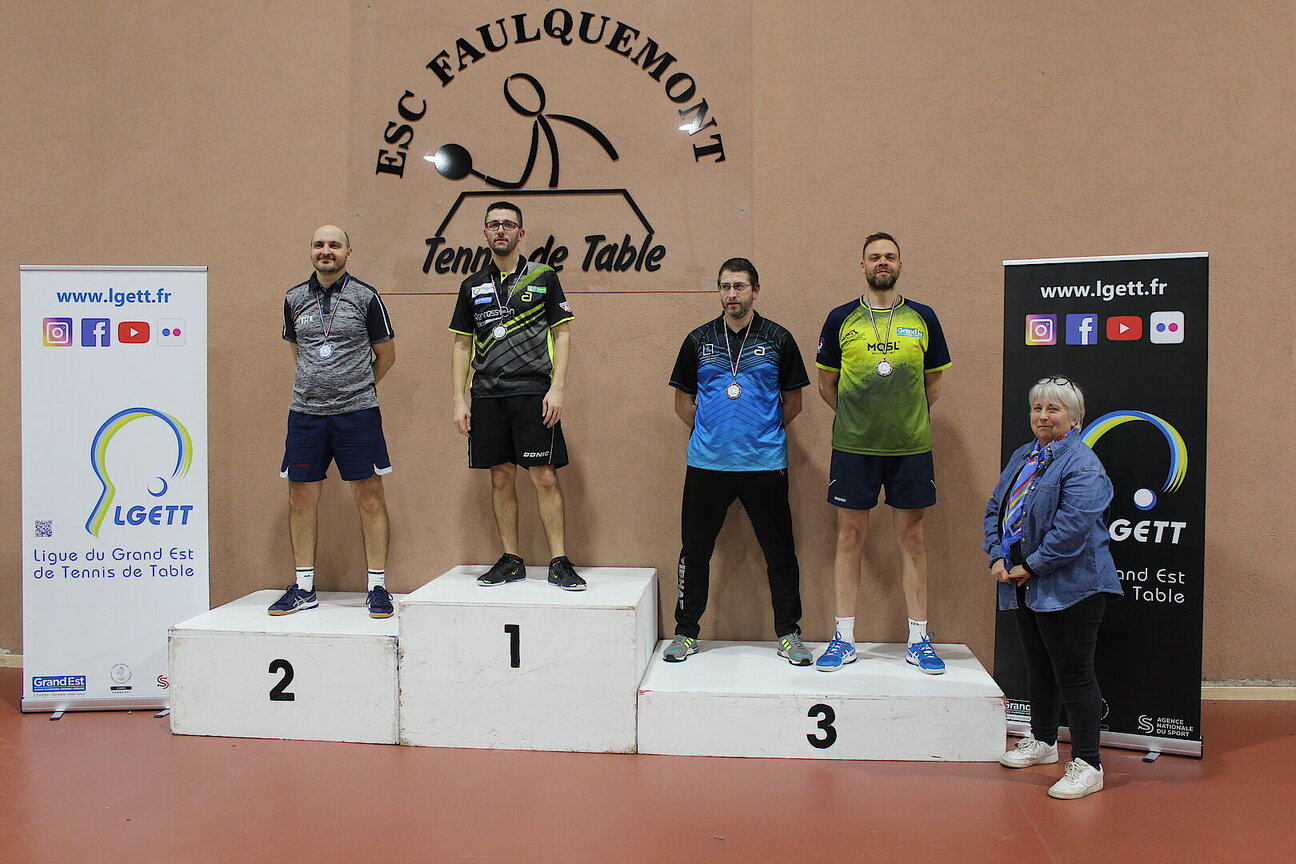 Podium_V1M